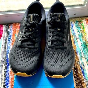 Brooks Revel 6 sz 10.5 women’s
